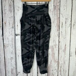 Old Navy Active Powersoft Black Gray Camo Activewear Joggers Small Petite SP